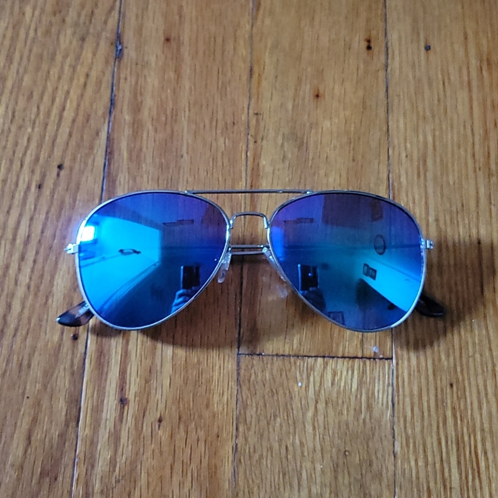 Women's Classic Gold Wire Rim Aviator Reflective Amber Lens Sunglasses with Case